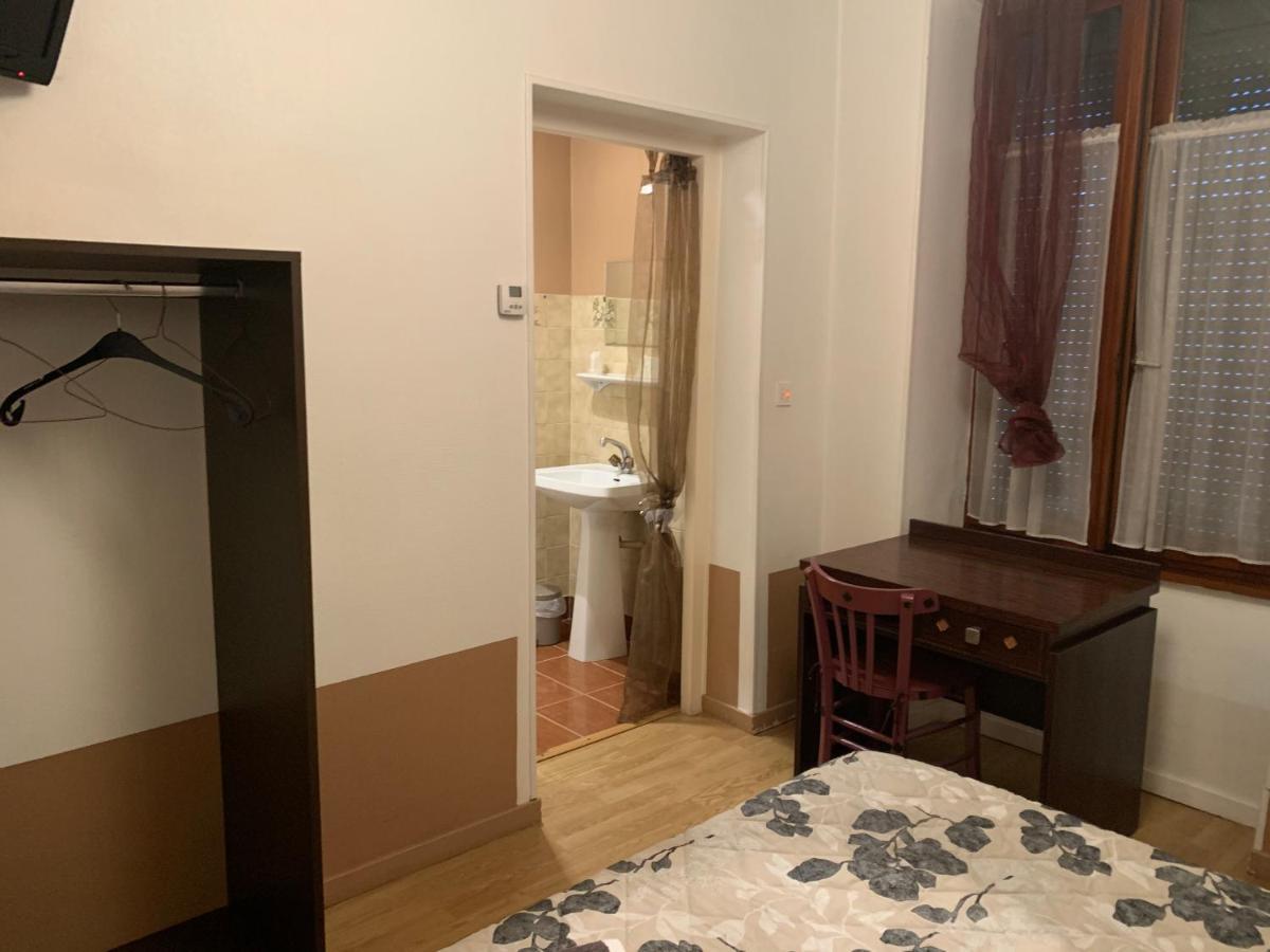 Hotel Le Cosy Pont-de-Chéruy 外观 照片