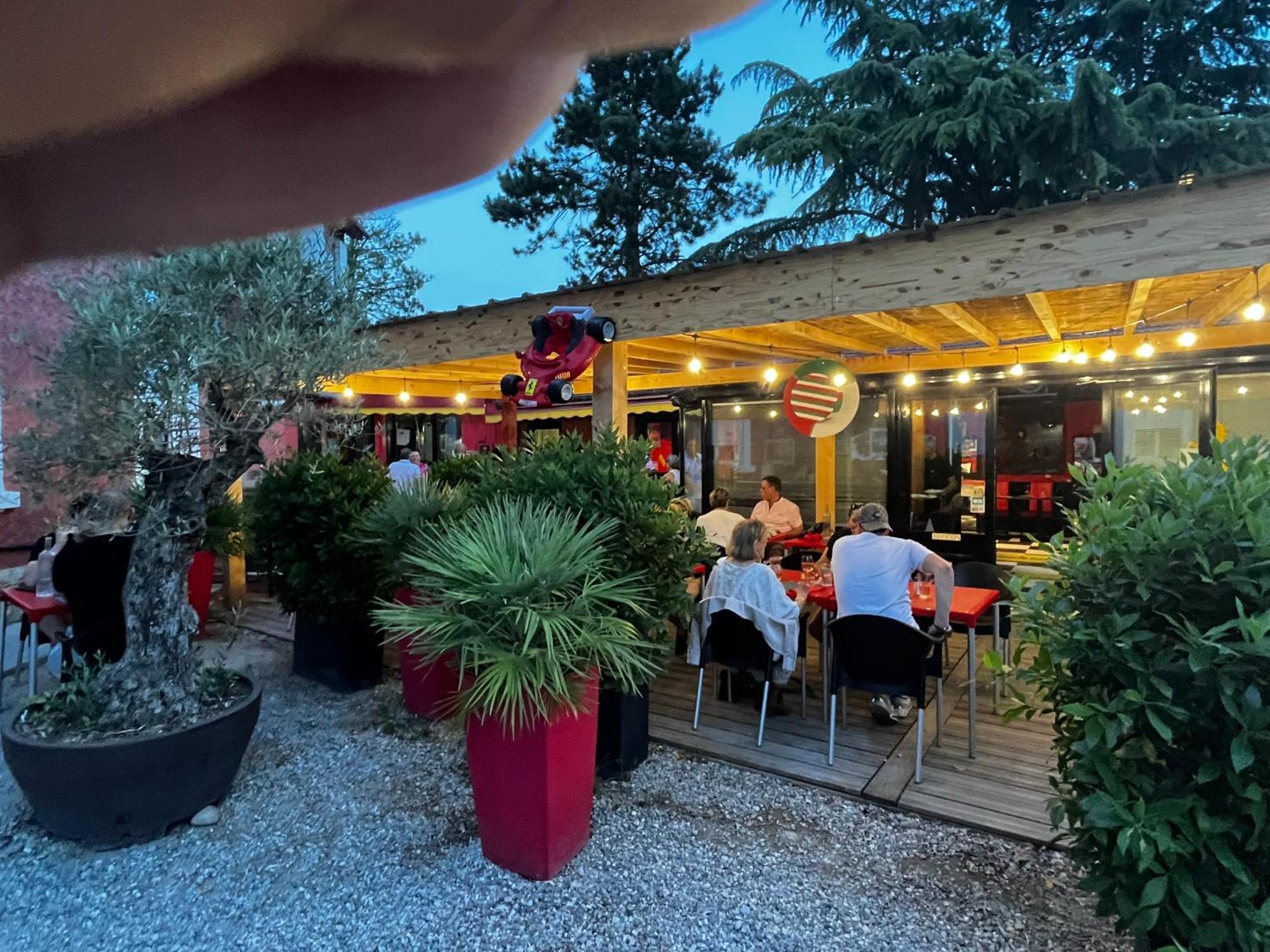 Hotel Le Cosy Pont-de-Chéruy 外观 照片